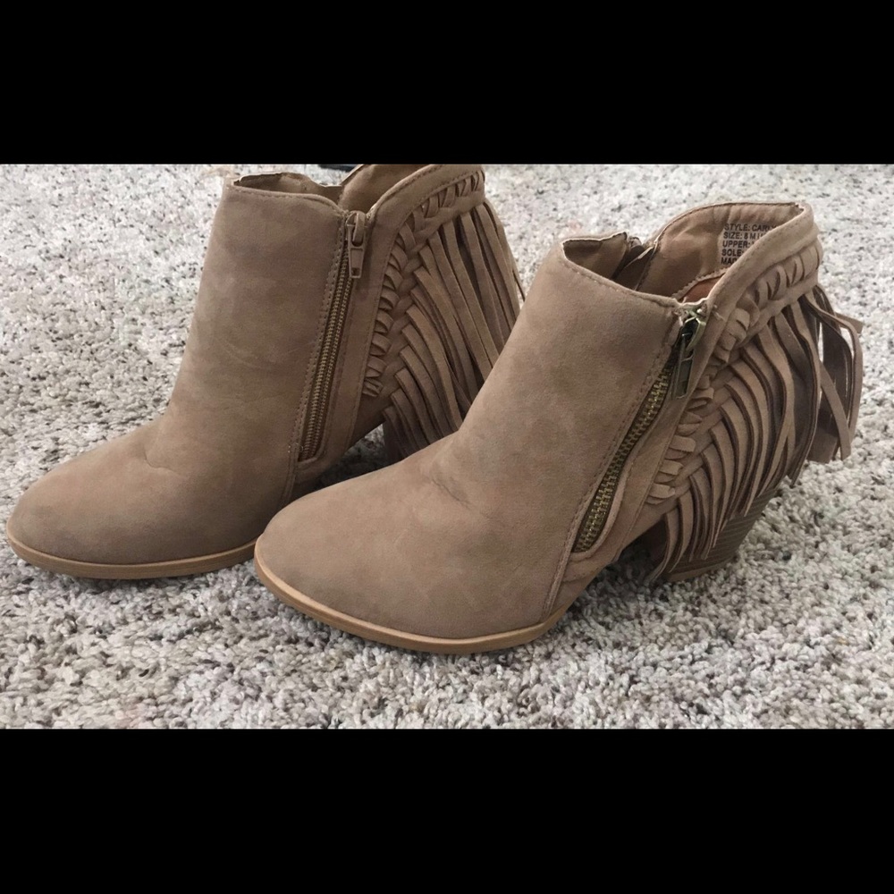Super cute Fall Fringe booties